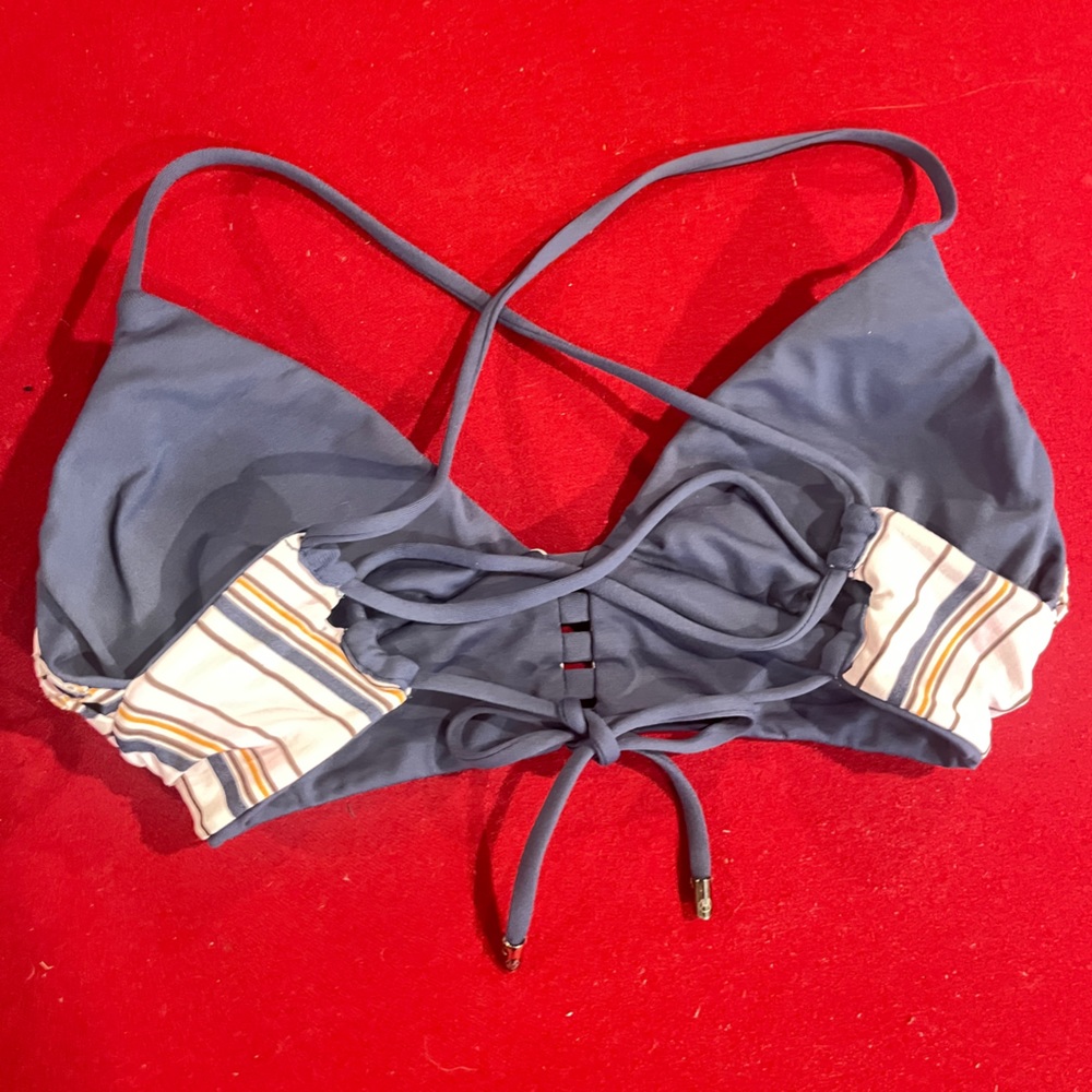 Bikini - Picture 6 of 7